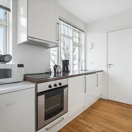 Norwegian Housing, Solbakkeveien 12 *